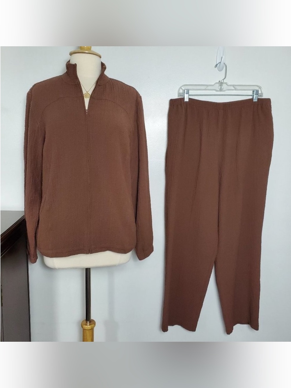 Orvis Brown Zip Jacket with Wide-Leg Pants Set